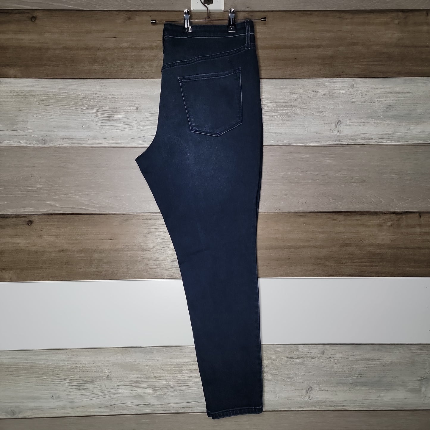 Brand - Mossimo