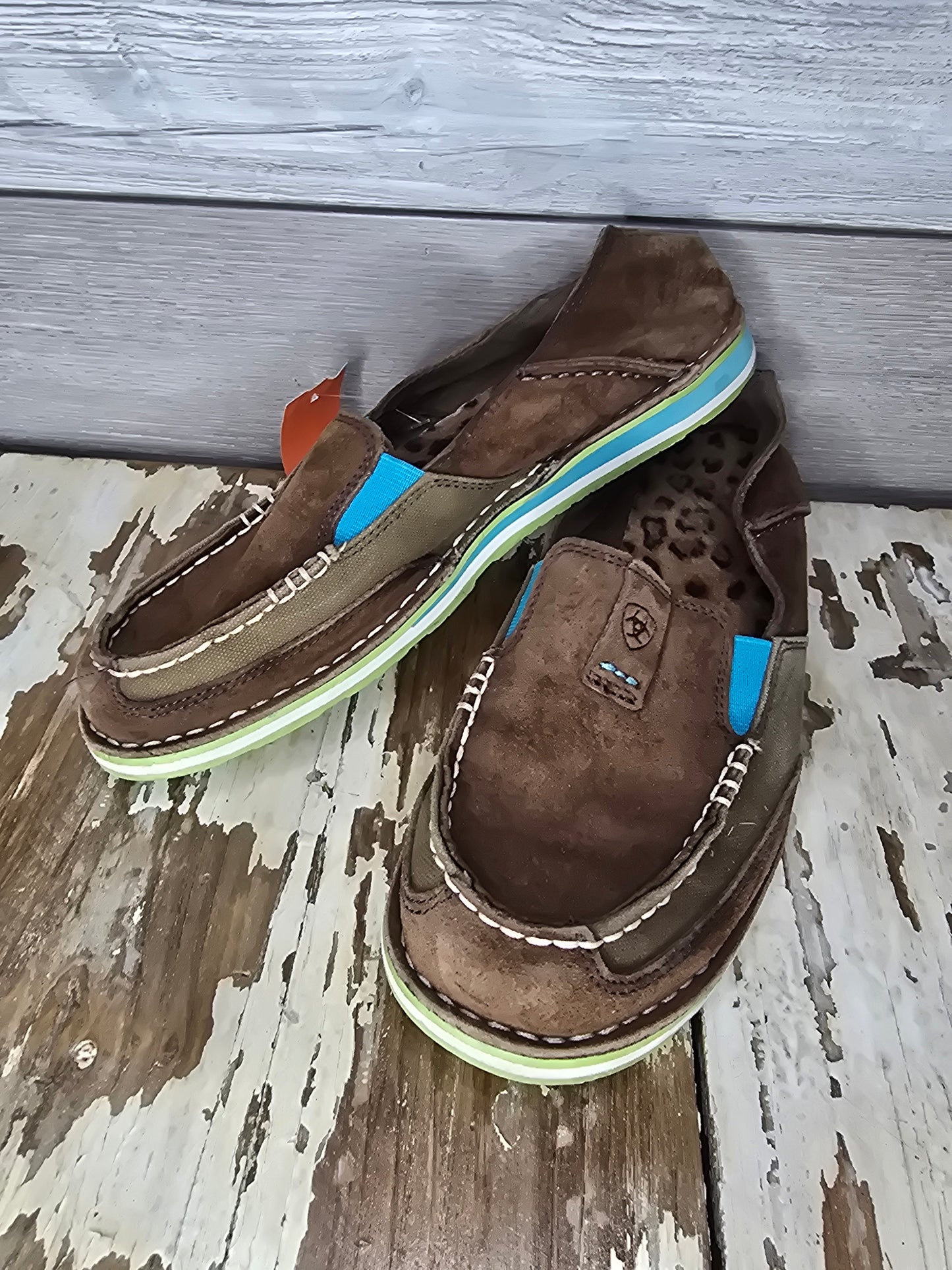 Brand - Ariat